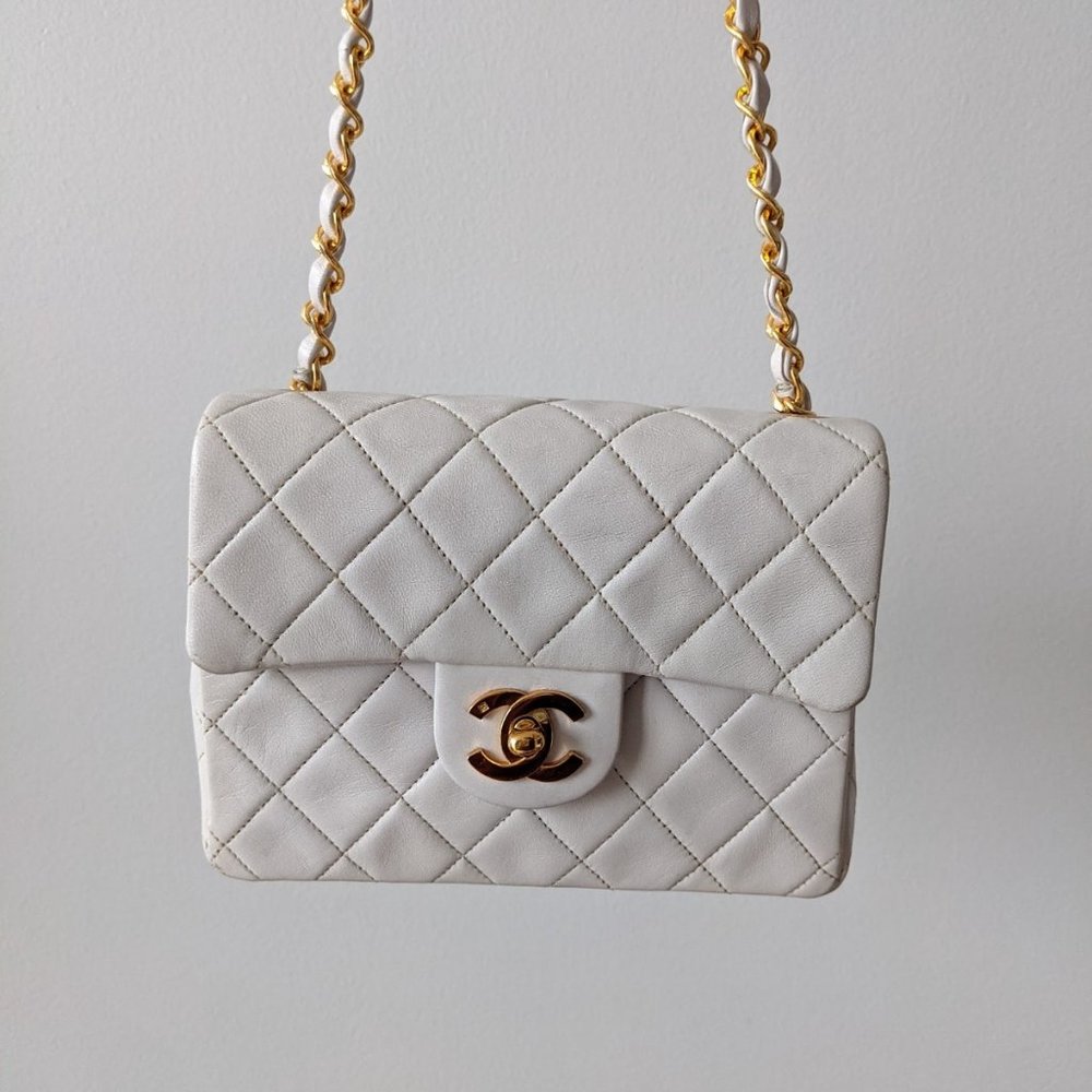 Chanel classic mini flap bag white and gold - Picture 3 of 12
